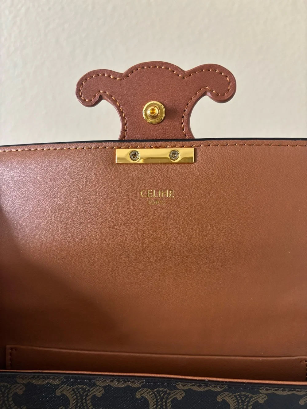 Like new Celine Cuir Triomphe bag - Picture 7 of 9